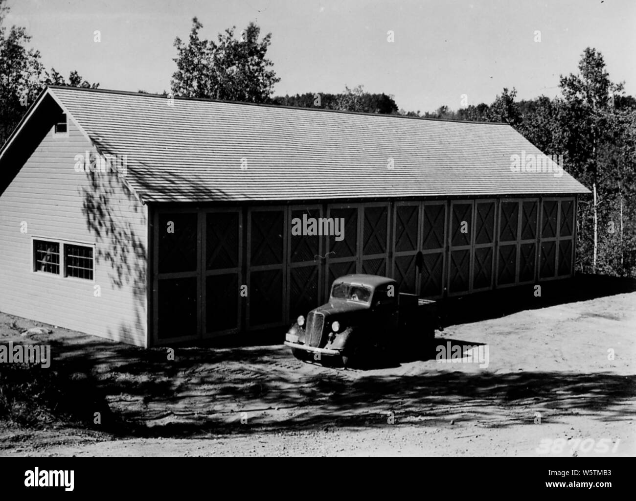 Foto von FOSS-See-Garage; Umfang und Inhalt: Original Bildunterschrift: Foss See-Garage, Medford Bezirk. Stockfoto