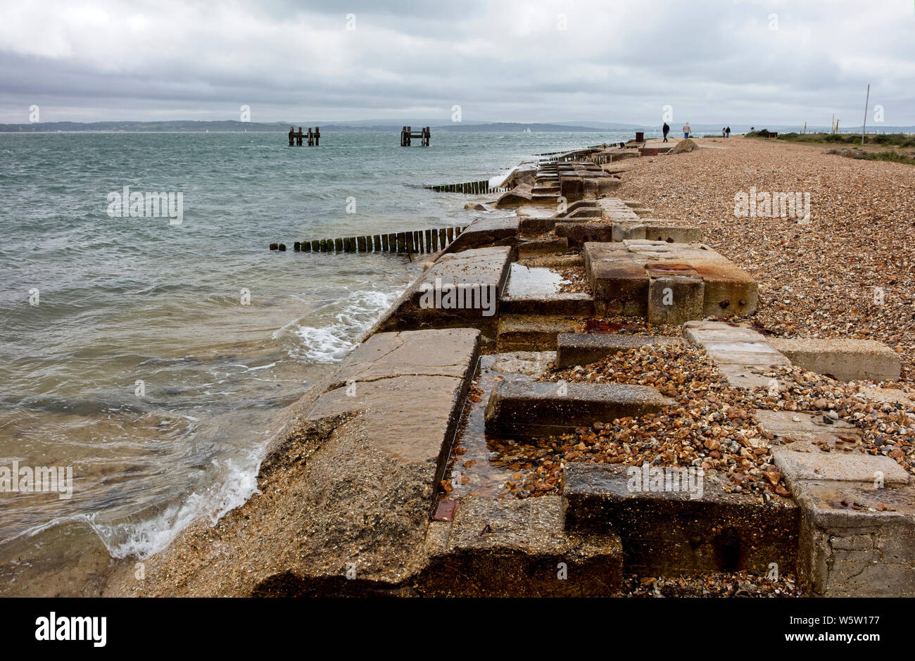 Ruinen der Kai für das Laden von Landing Craft für das historische D-Day Landungen des Zweiten Weltkriegs (WW 2), Lepe, Hampshire, England, Großbritannien Stockfoto