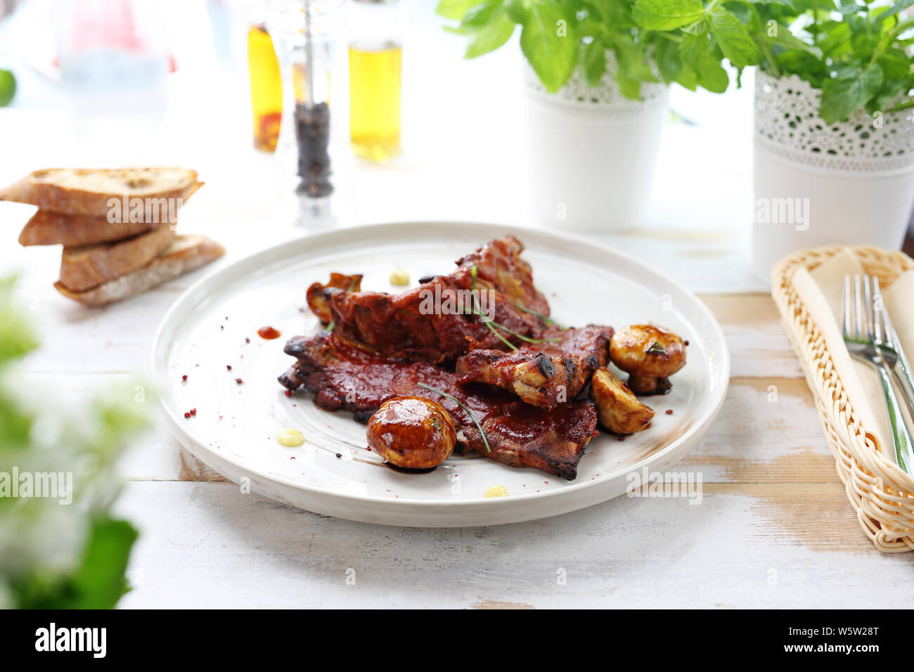 Barbeque Ribs. Schweinerippchen in einem BBQ Sauce. Stockfoto