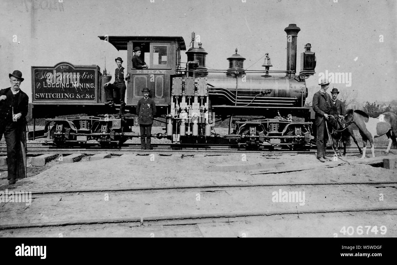 Foto von Shay Lokomotive für den Holzeinschlag, Bergbau und Switching; Umfang und Inhalt: Original Bildunterschrift: Dies ist eine Kopie negative von einem Originalfoto, die Herr E. Shay, der Erfinder der Lokomotive in der Abbildung dargestellt. Das Foto wurde in der Nähe von Cadillac, Michigan über 1904 genommen. Stockfoto