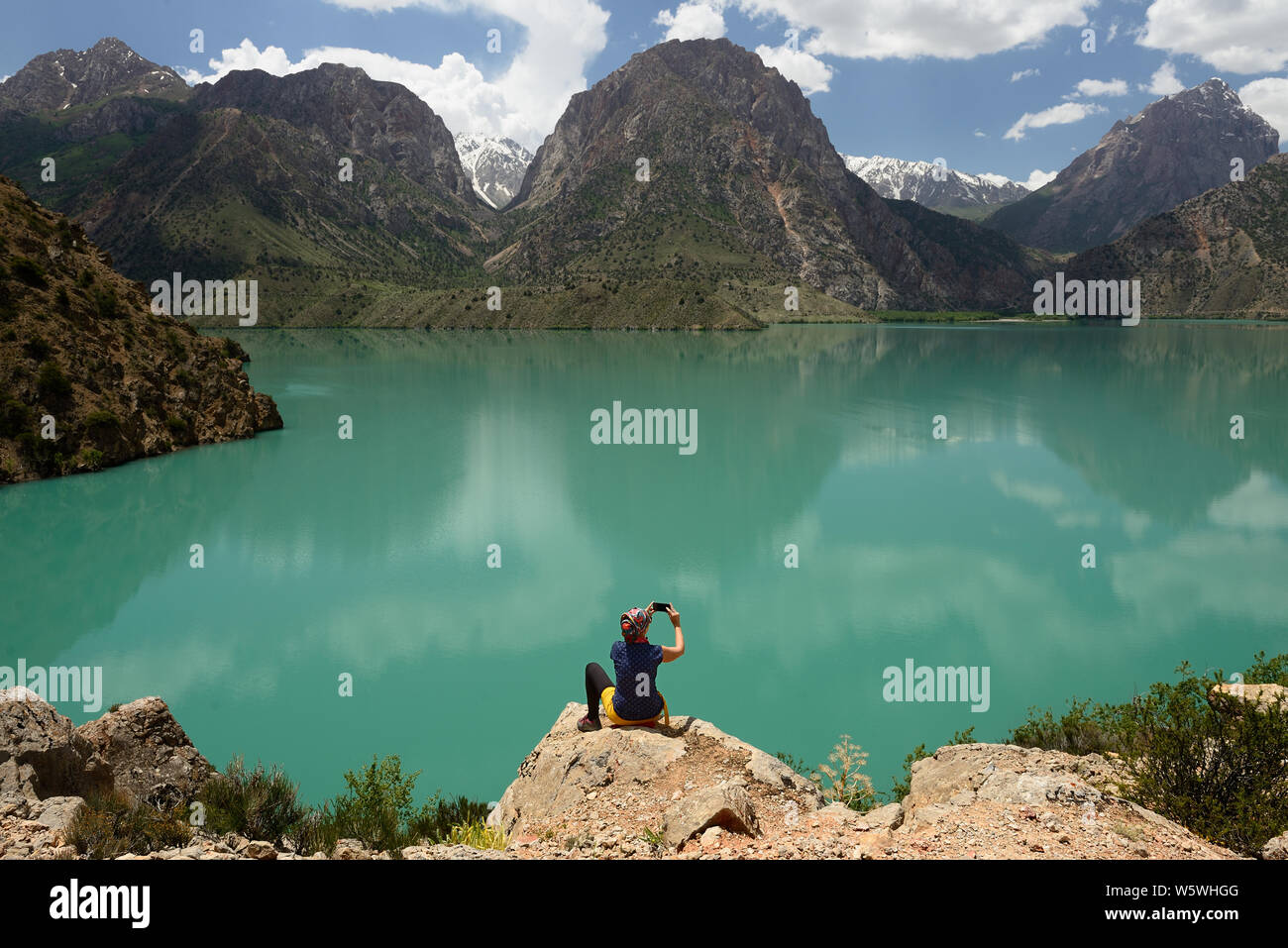 Blick auf die iskander Kul See der Fan Gebirge in Tadschikistan, Zentralasien Stockfoto