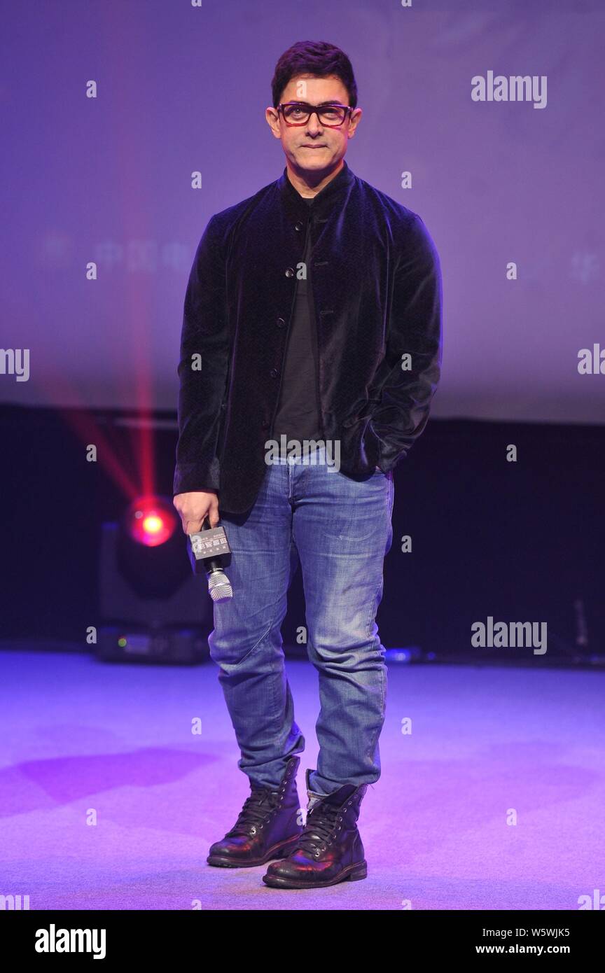 Indischen Schauspieler Aamir Khan besucht eine Premiere für seinen Film "Schläger von hindostan" in Peking, China, 24. Dezember 2018. Stockfoto