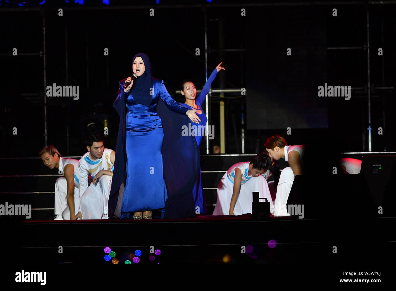 Malaysische Singer-Songwriter Shila Amzah führt während der 2018 asiatische Musik Festival (2018 AMF) in Shenzhen City, South China Guangdong Provinz, 2 Stockfoto