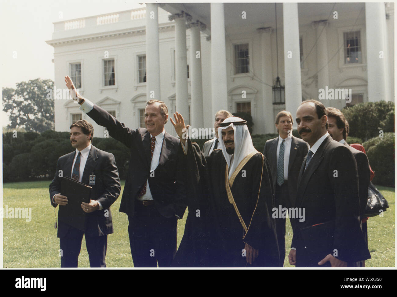 Präsident Bush trifft sich mit dem Emir von Kuwait, jabir Al-Ahmad Al-Sabah Al-Jabir im Weißen Haus Stockfoto