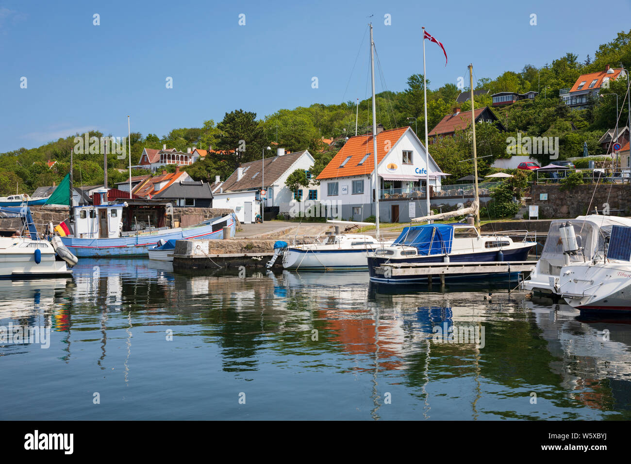 Boote im Hafen, Vang, Bornholm, Ostsee, Dänemark, Europa Stockfoto