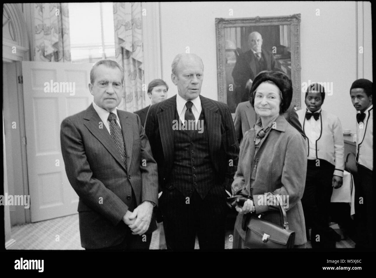 Richard Nixon, Gerald Ford und Lady Bird Johnson Treffen im Weißen Haus während Hubert Humphrey's Funeral. Stockfoto