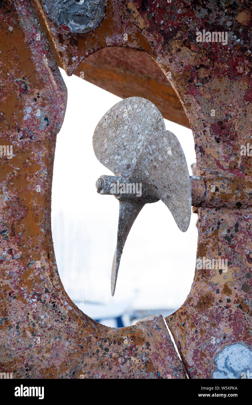 Detail der Schiffsschraube mit Seepocken und Rost, Gilleleje, Seeland, Dänemark, Europa Stockfoto