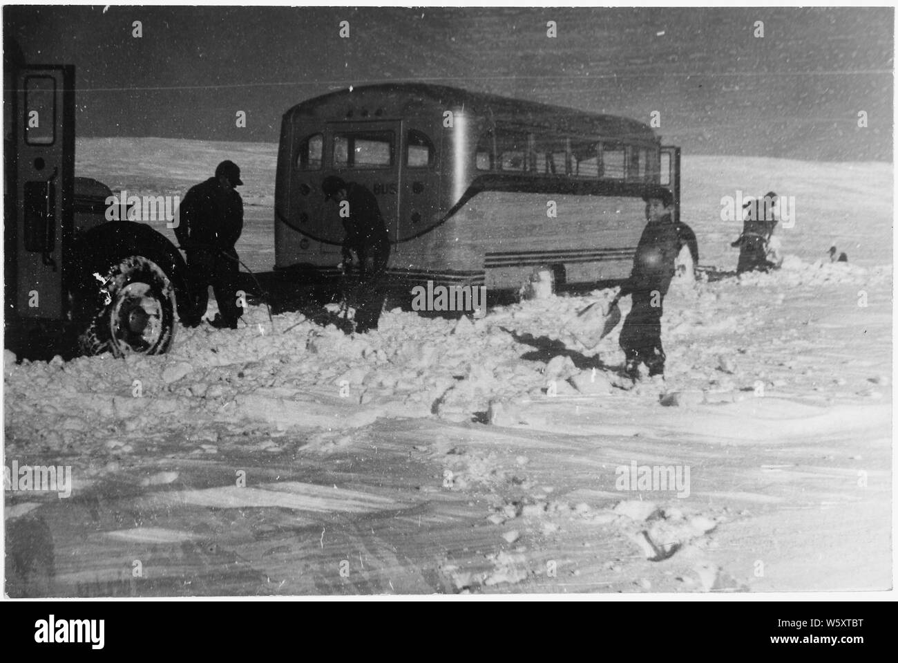 School Bus stecken im Schnee, Allen, SD Stockfoto