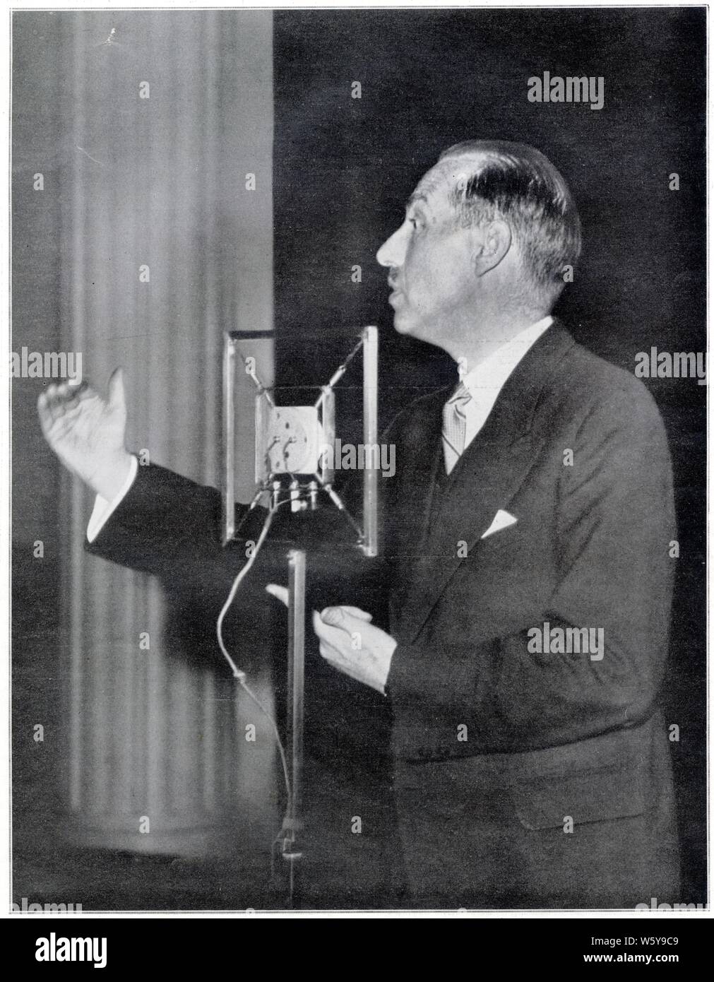 PAUL GUILLAUME VAN ZEELAND. 1937. PRONONCANT À BRUXELLES, L'AVANT-VEILLE, SON DERNIER DISCOURS. Stockfoto