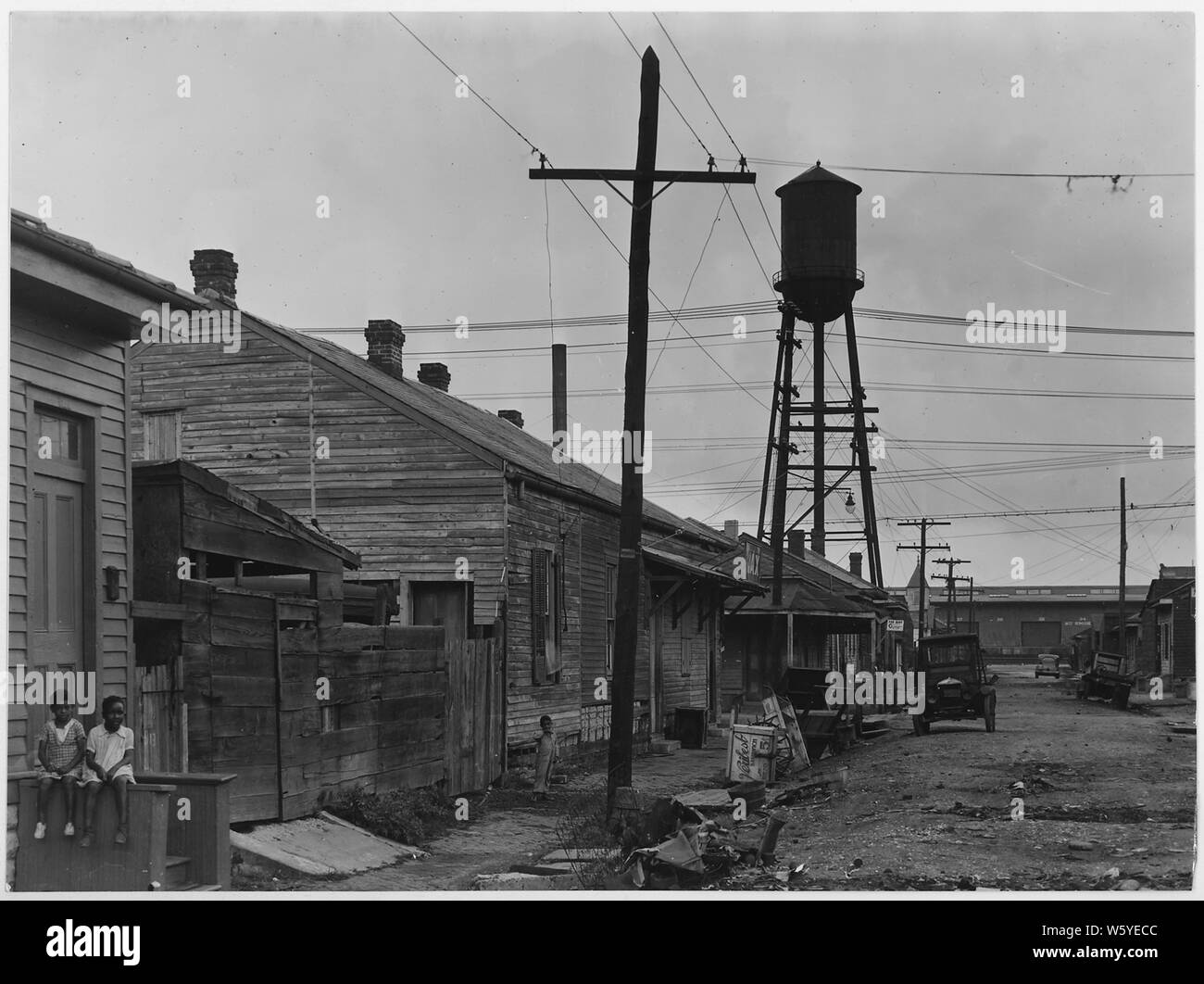 Die US-Behörde: New Orleans, Louisiana Website La 1-1 St. Thomas Street: Die vor dem Foto zeigt Fläche erklärt ein Slum, es abgerissen wurde und die St. Thomas Gehäuse Projekt wurde in der Gegend gebaut. Sicht ist auf der Suche nach Lagerhallen auf tchoupitoulas Street. Stockfoto