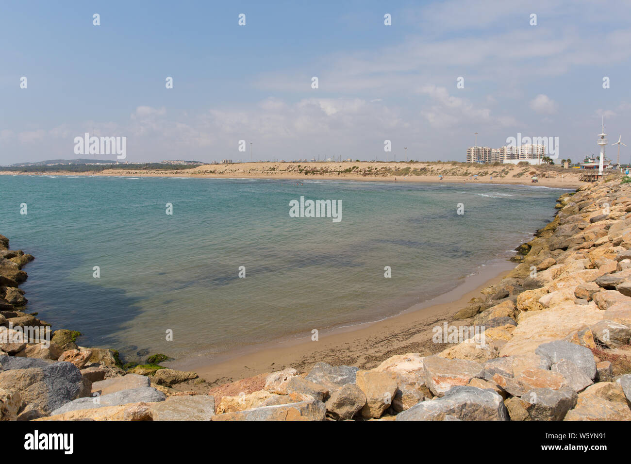 Blick auf den Strand von Faro del Puerto nördlich von Guardamar del Segura Costa Blanca Spanien in der Nähe von Marina de las Dunas Stockfoto