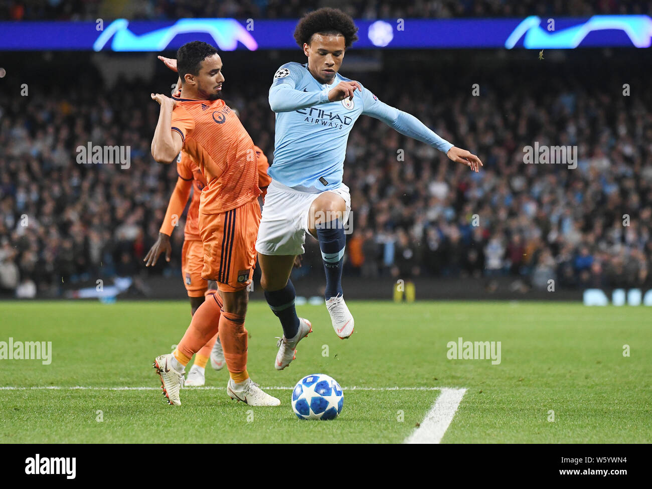 MANCHESTER, England - September 19, 2018: Leroy Sane der Stadt dargestellt, die während der UEFA Champions League 2018/19 Gruppe F Spiel zwischen Manchester City (England) und Olympique Lyonnais (Frankreich) bei Etihad Stadium. Stockfoto