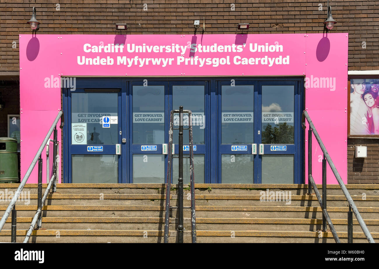 CARDIFF, WALES - Juli 2019: Eingang zum Union Building der Cardiff University Student. Stockfoto