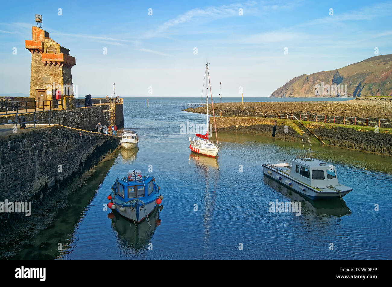 UK, North Devon, Lynmouth Hafen & Rheinische Turm Stockfoto