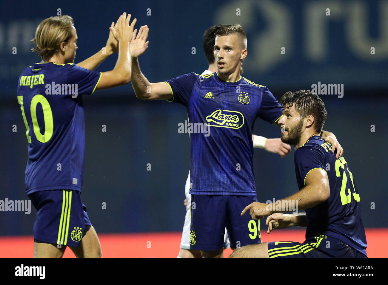 190731 Zagreb 31 Juli 2019 Xinhua Mislav Orsic C Der Gnk Dinamo Zagreb Feiert Nach Dem Scoring Mit Mannschaftskameraden Lovro Majer L Und Bruno Petkovic In Der Zweiten Etappe Der