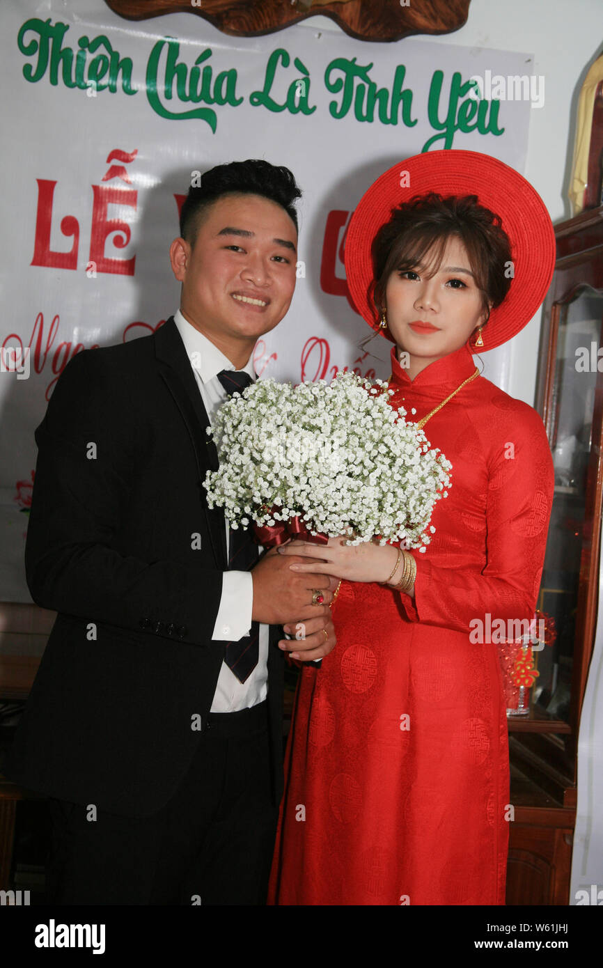 Foto von die Braut und der Bräutigam am Hochzeitstag Stockfoto