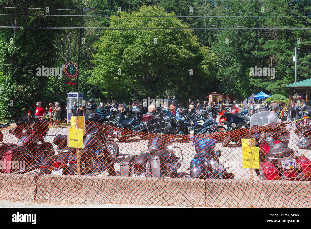 Eine Große Versammlung des Motorrad Club Mitglieder bei Sasquatch Inn, Fraser Valley, B.C., Kanada. Juli 28,2019 Stockfoto