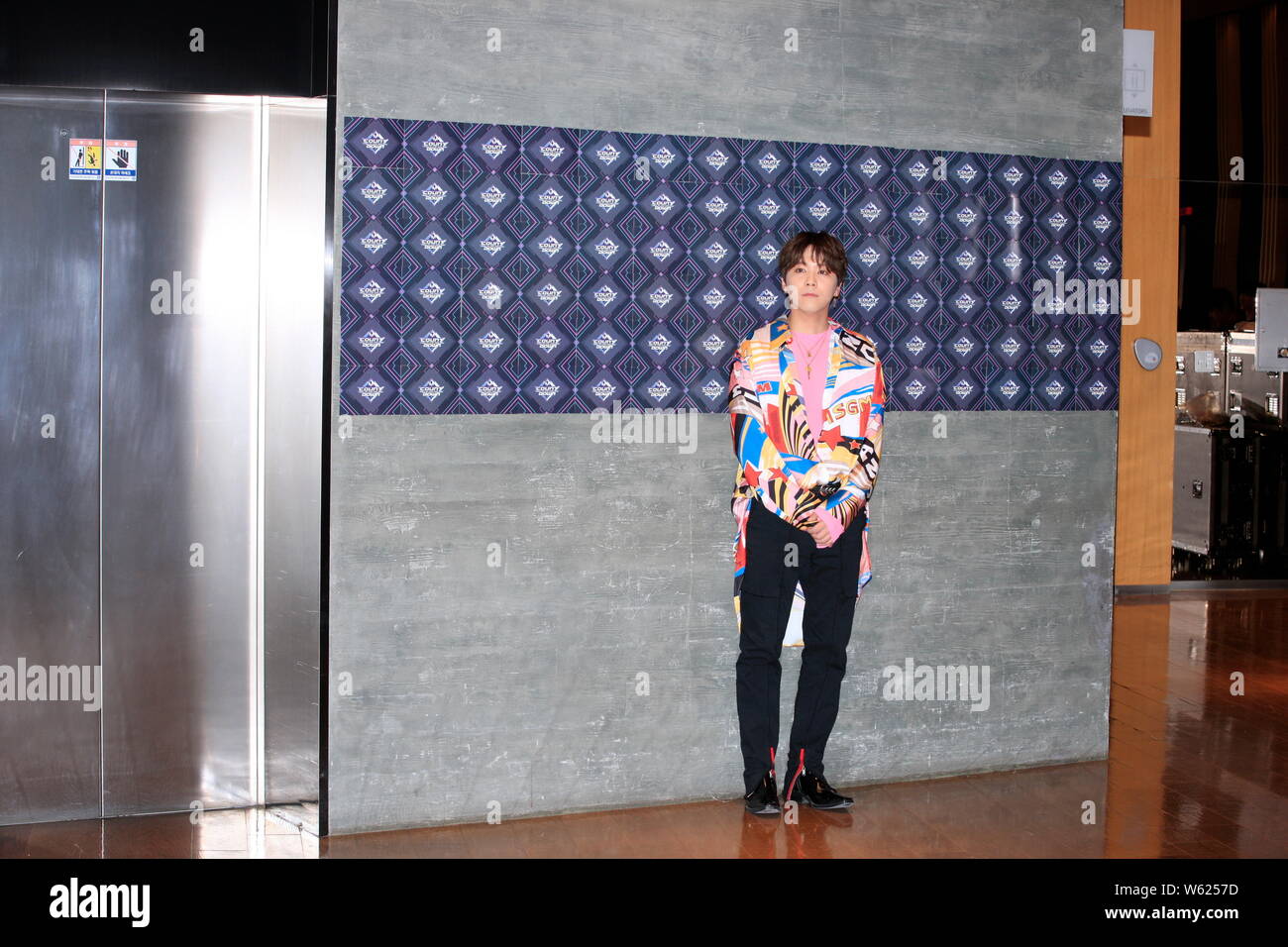 Lee Hong-gi der Koreanischen Boy Group F.T. Insel (FTISLAND) kommt für eine Episode der K-Pop chart TV-Show! Countdown" in Seoul, Südkorea, 2 Stockfoto