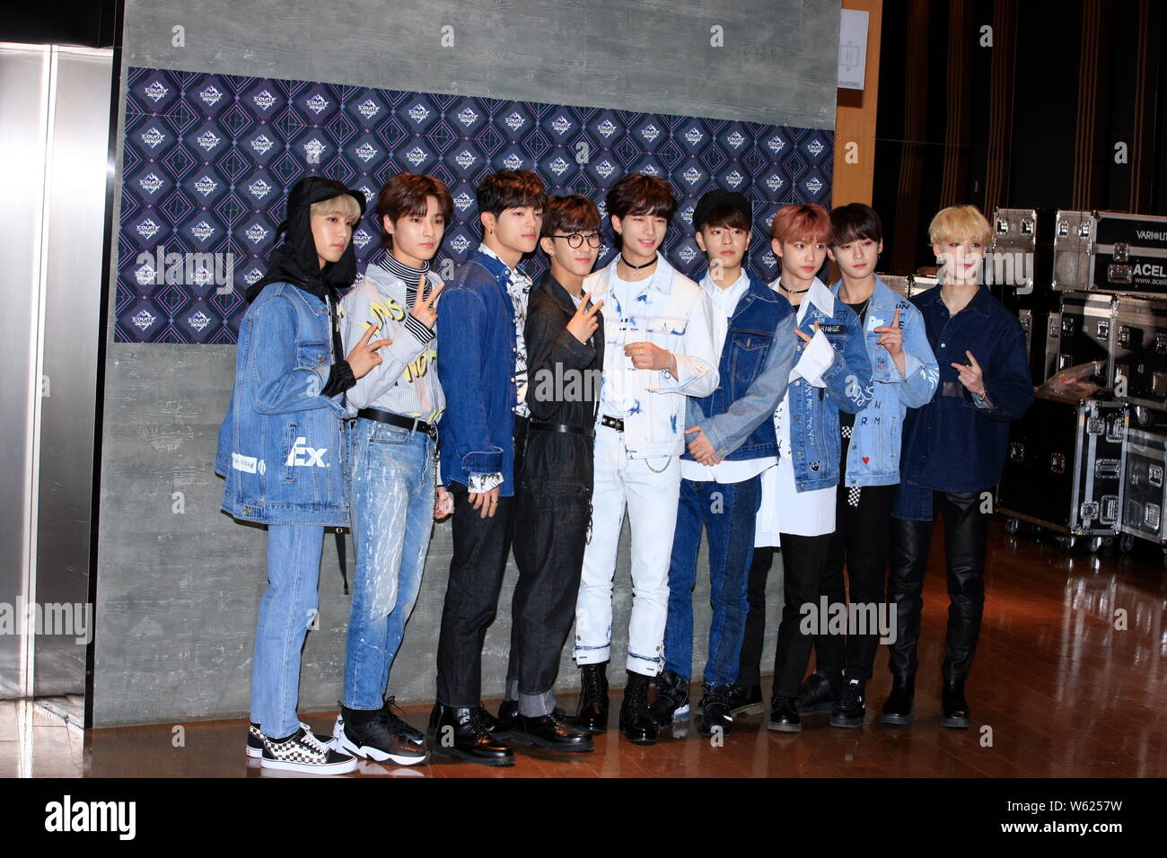 Die Mitglieder der Koreanischen Boy Group streunende Kinder kommen für eine Episode der K-Pop chart TV-Show! Countdown" in Seoul, Südkorea, 25. Oktober 201 Stockfoto