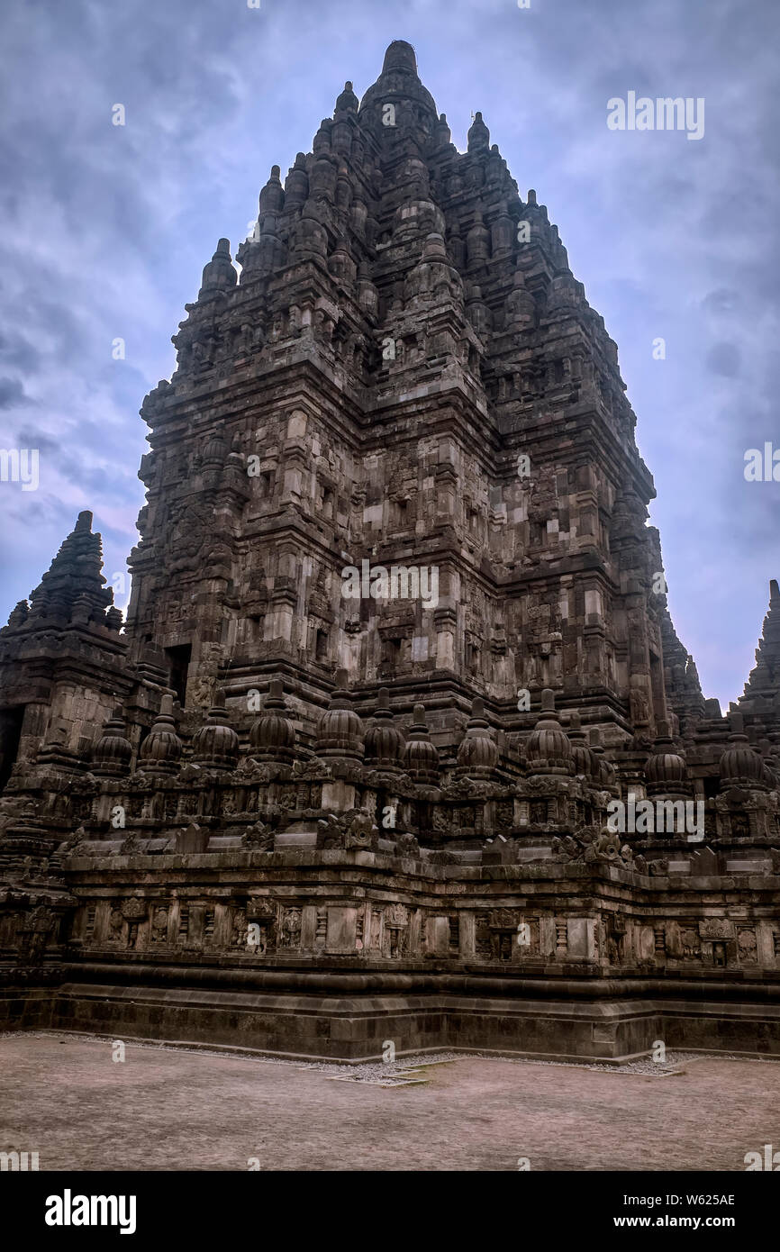 Prambanan oder Rara Jonggrang ist ein 9. Jahrhundert hinduistischen Tempelanlagen in speziellen Region Yogyakarta, Indonesien, gewidmet dem Trimūrti. Stockfoto