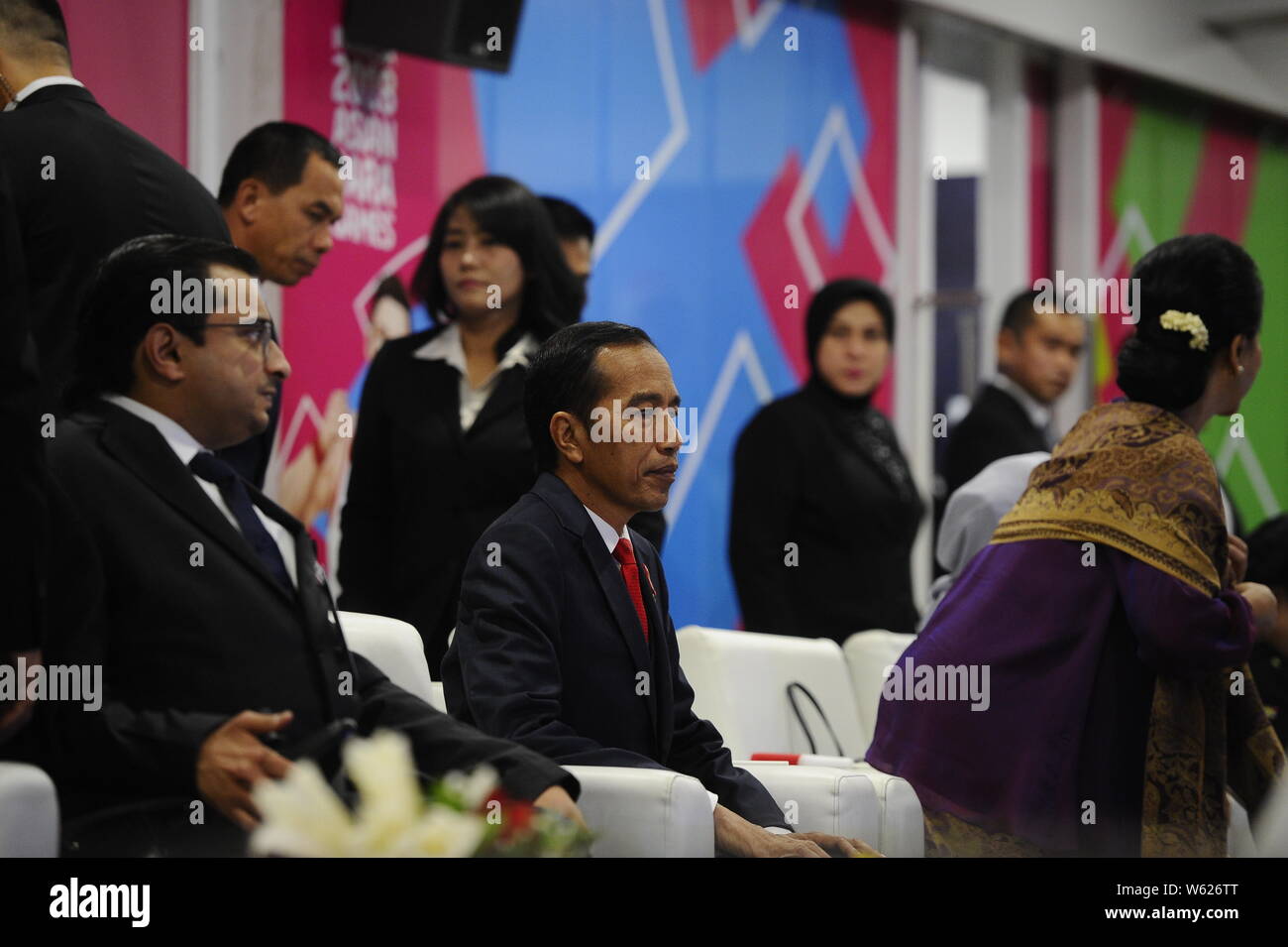 Indonesischer Präsident Joko Widodo nimmt an der Eröffnungsfeier der 3. asiatische Para Spiele bei GBK Main Stadium in Jakarta, Indonesien, 6. Oktober 2018. Stockfoto