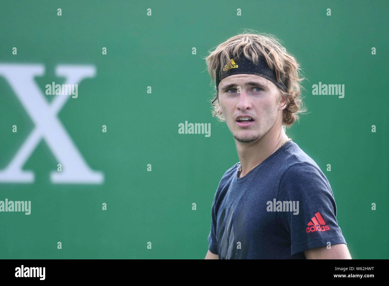 Deutsche Tennisspieler Alexander Zverev nimmt Teil an einem Training in Vorbereitung auf die Rolex Shanghai Masters Tennis Turnier 2018 in Shangha Stockfoto