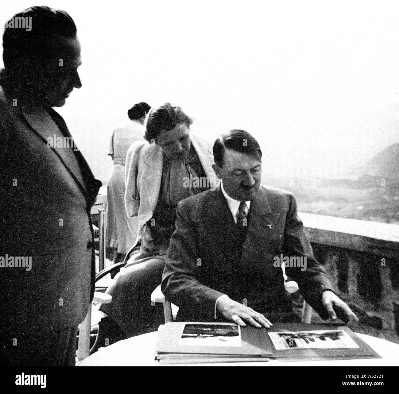 Eva Braun Collection (Album 3) - Candid photo der deutschen NS-Führer Adolf Hitler Ca. 1930s oder 1940s Stockfoto