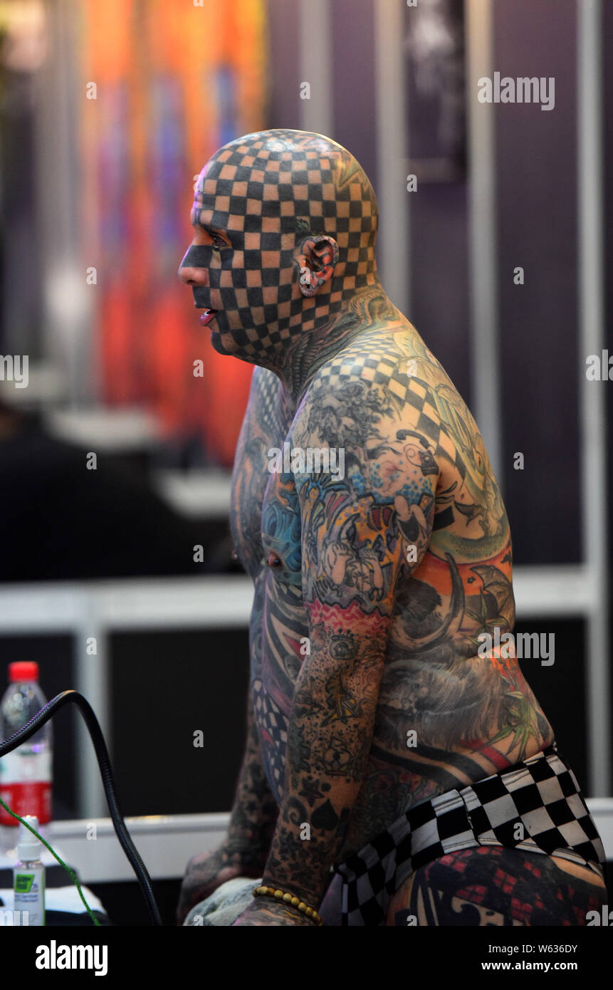 Guest With Tattoo Stockfotos Und Bilder Kaufen Alamy