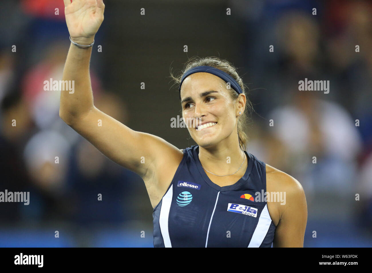 Monica Puig de Puerto Rico reagiert nach einem Sieg gegen Caroline Wozniacki aus Dänemark in der dritten Runde während der 2018 Dongfeng Motor WTA Wuhan öffnen Stockfoto