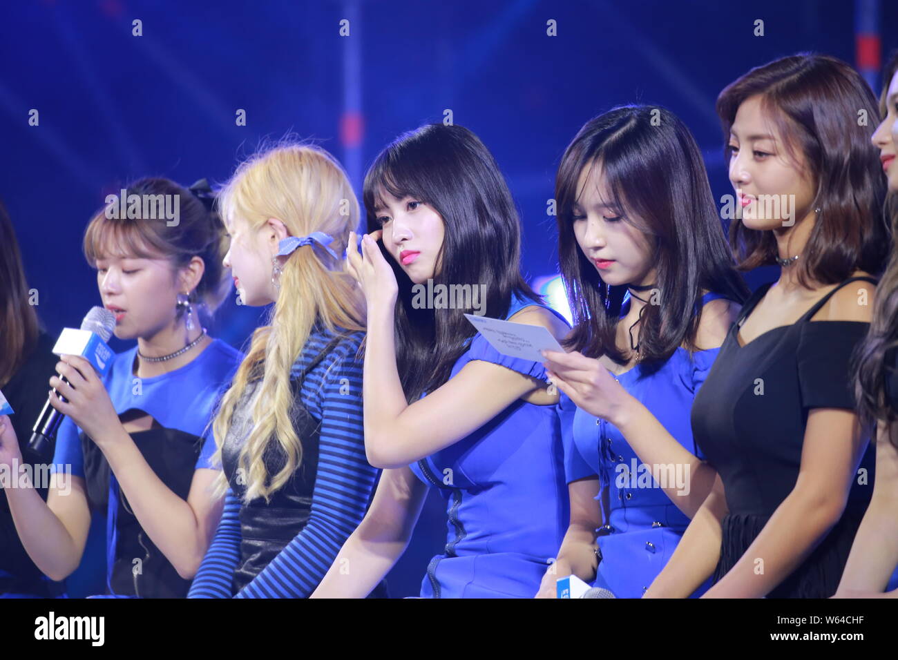 Von Links Jeongyeon Dahyun Momo Mina Jihyo Und Sana Der Koreanischen Madchen Gruppe Zweimal Die Pocari Herausforderung Jugendlich Festa In Seoul Sud Kor Teilnehmen Stockfotografie Alamy