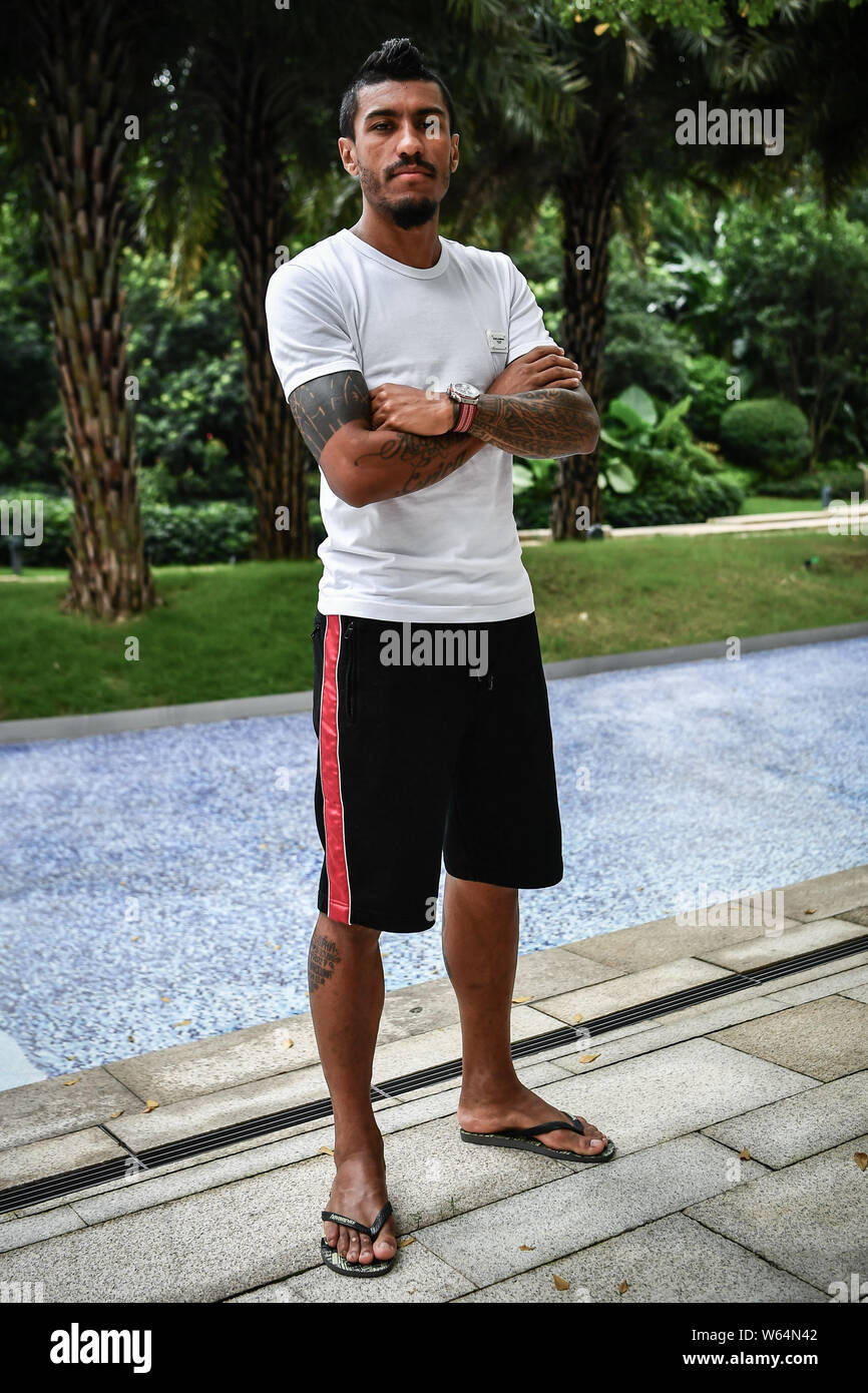 Brasilianische Fußballspieler Paulinho von Guangzhou Evergrande Taobao erhält ein exklusives Interview in der Stadt Guangzhou, die südchinesische Provinz Guangdong, Stockfoto