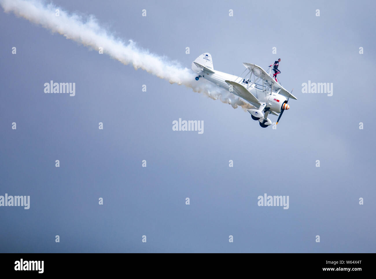 Katie Rose Hobbs und Kirsten Elizabeth Pobjoy der Britischen Blau Legende aerobatic Team während der 2018 Konferenz in Anshun Huangguoshu Flug ci ausführen Stockfoto