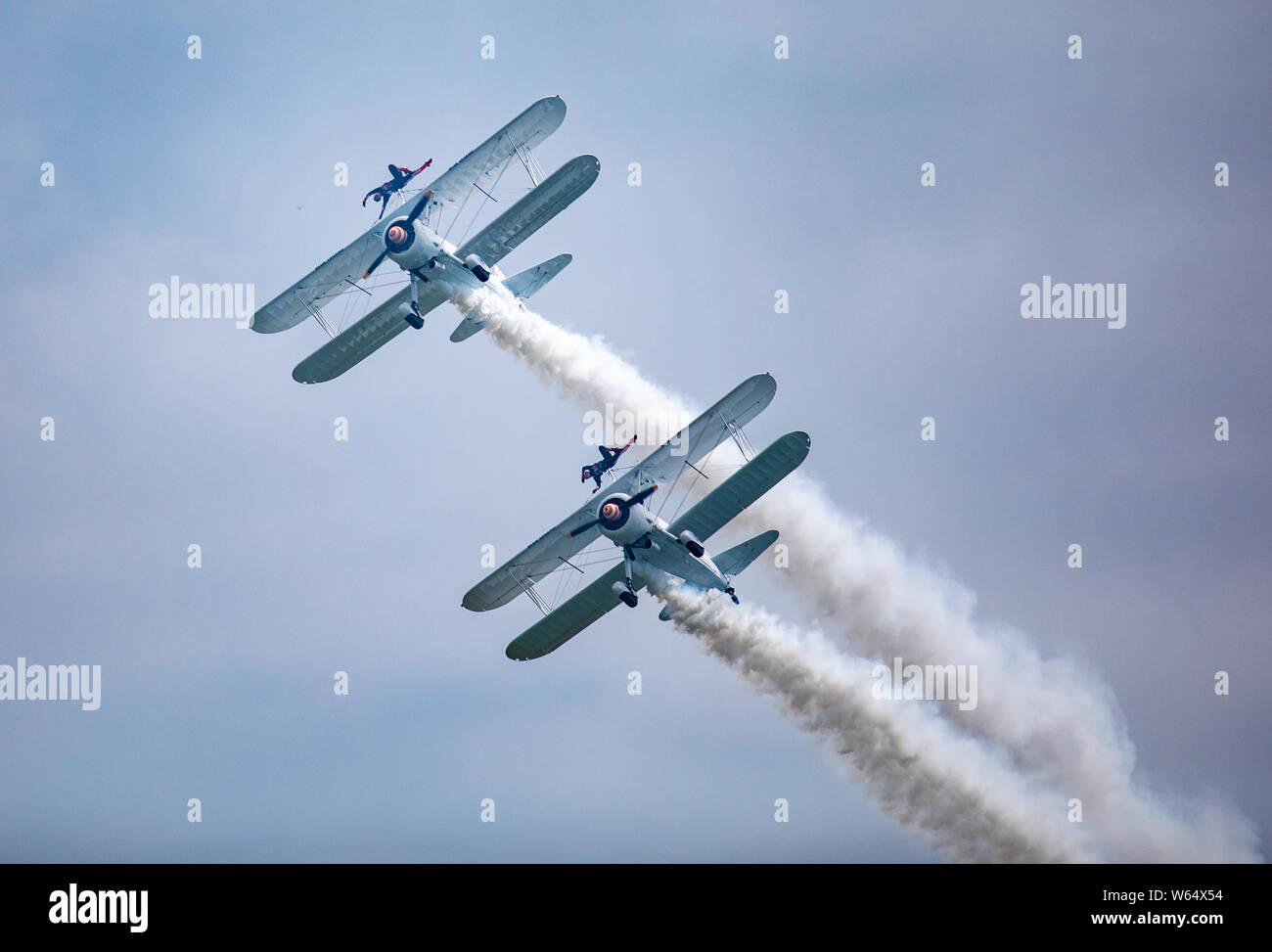 Katie Rose Hobbs und Kirsten Elizabeth Pobjoy der Britischen Blau Legende aerobatic Team während der 2018 Konferenz in Anshun Huangguoshu Flug ci ausführen Stockfoto