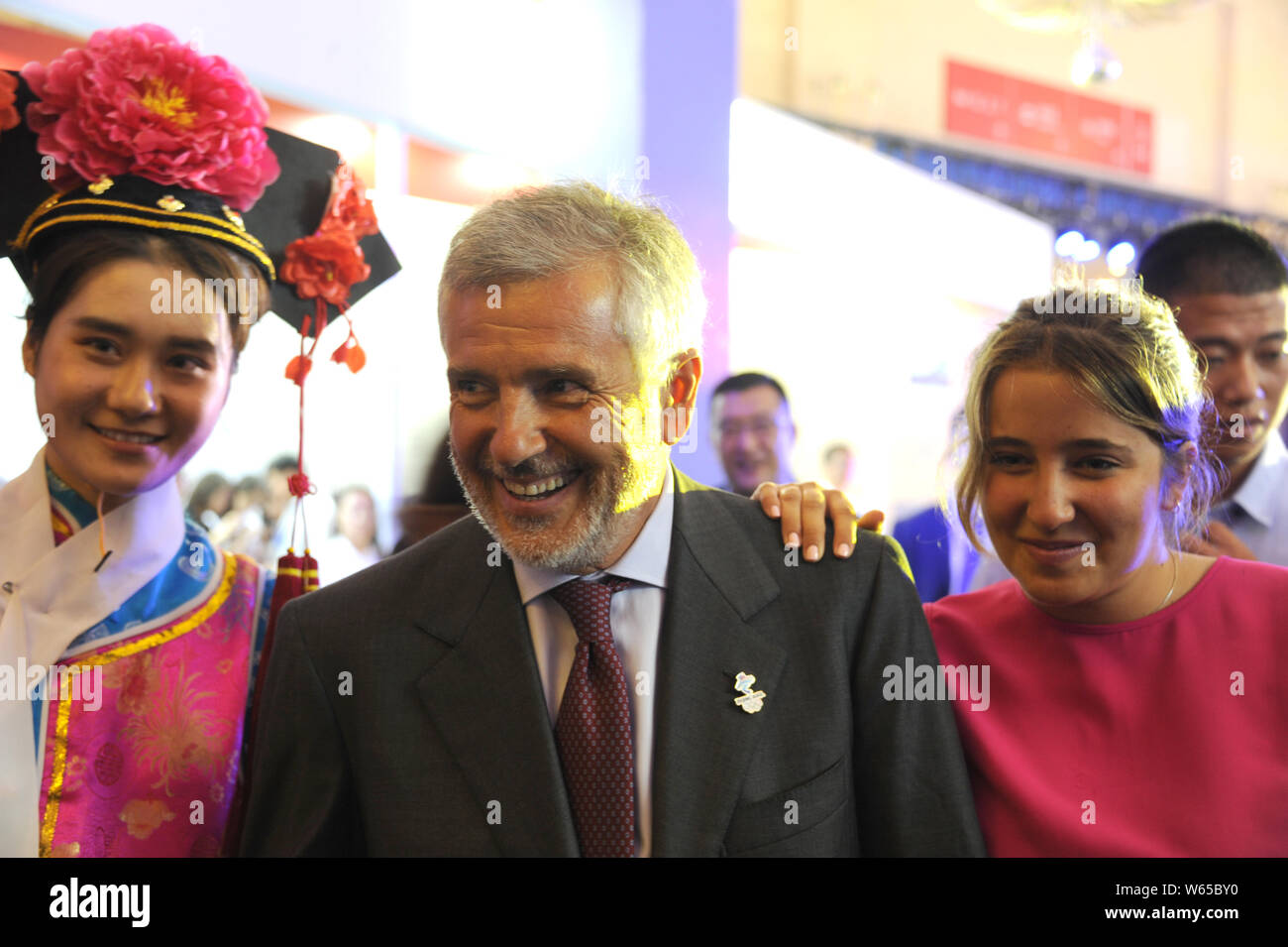 Juan Antonio Samaranch jr., Mitte, Vizepräsident des Internationalen Olympischen Komitees (IOC), und seine Familien nehmen an der Eröffnung der 2018 Stockfoto