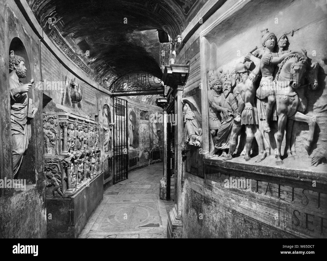 Flur in den Vatikanischen Grotten, 1930 Stockfoto