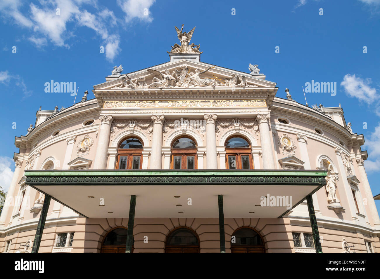 Vorderansicht des Ljubljana Oper oder Slowenischen Nationalen Theater für Oper und Ballett von Ljubljana Župančičeva ulica Ljubljana Slowenien Eu Europa Stockfoto