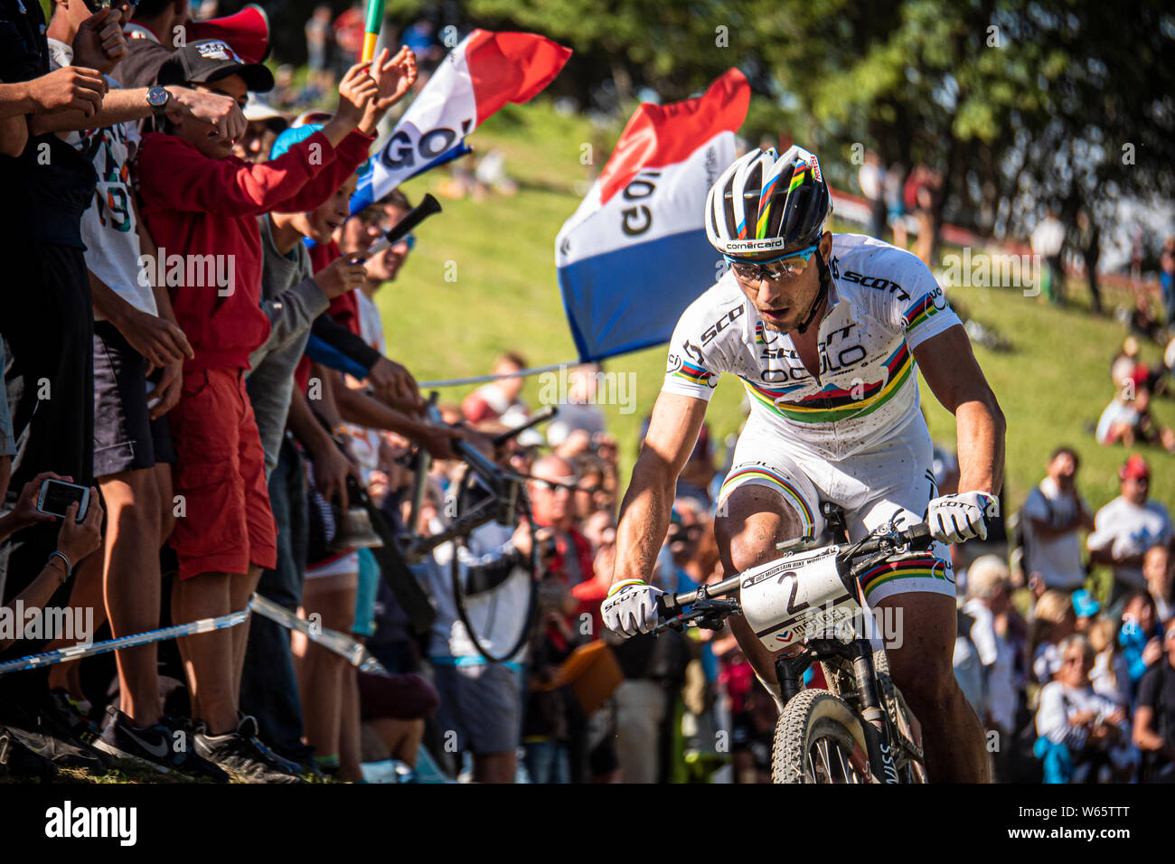 AUGUST 24, 2014 - Meribel, Frankreich. Nino Schurter an der UCI Mountainbike Cross Country World Cup. Stockfoto