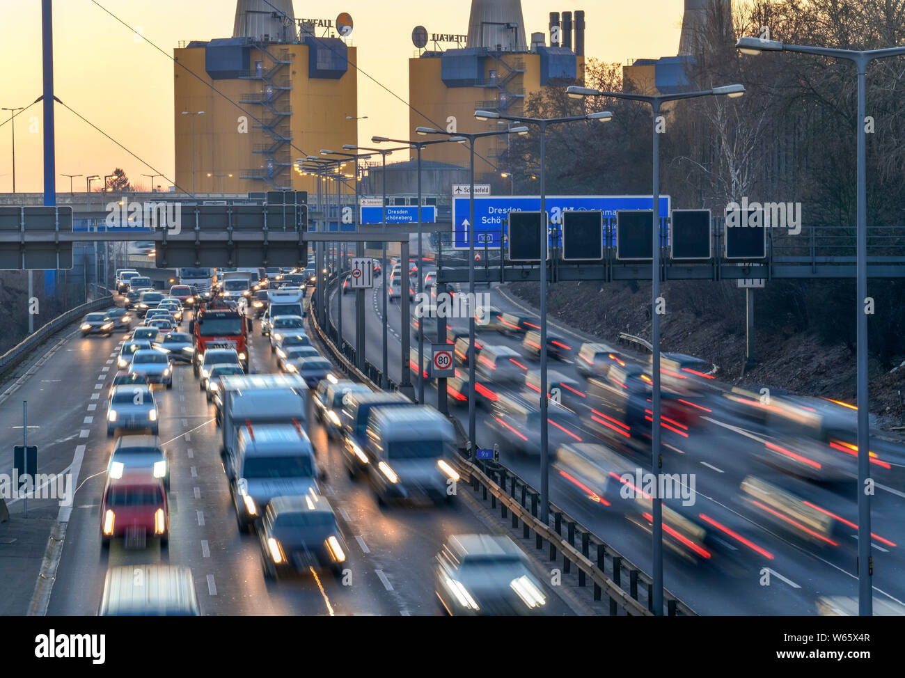 Zaehfliessender Verkehr, Stadtautobahn A 100, Wilmersdorf, Berlin, Deutschland Stockfoto