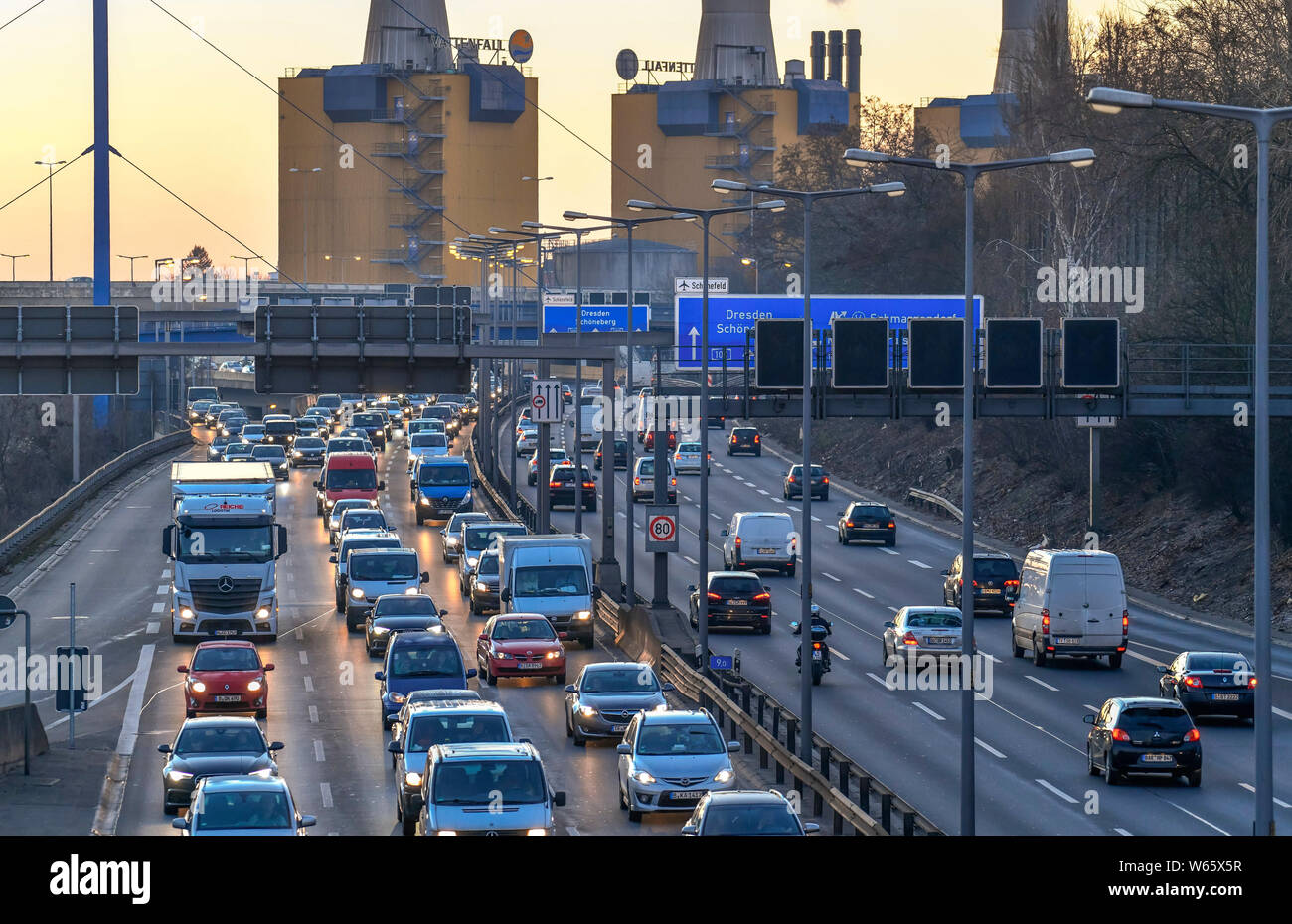 Zaehfliessender Verkehr, Stadtautobahn A 100, Wilmersdorf, Berlin, Deutschland Stockfoto