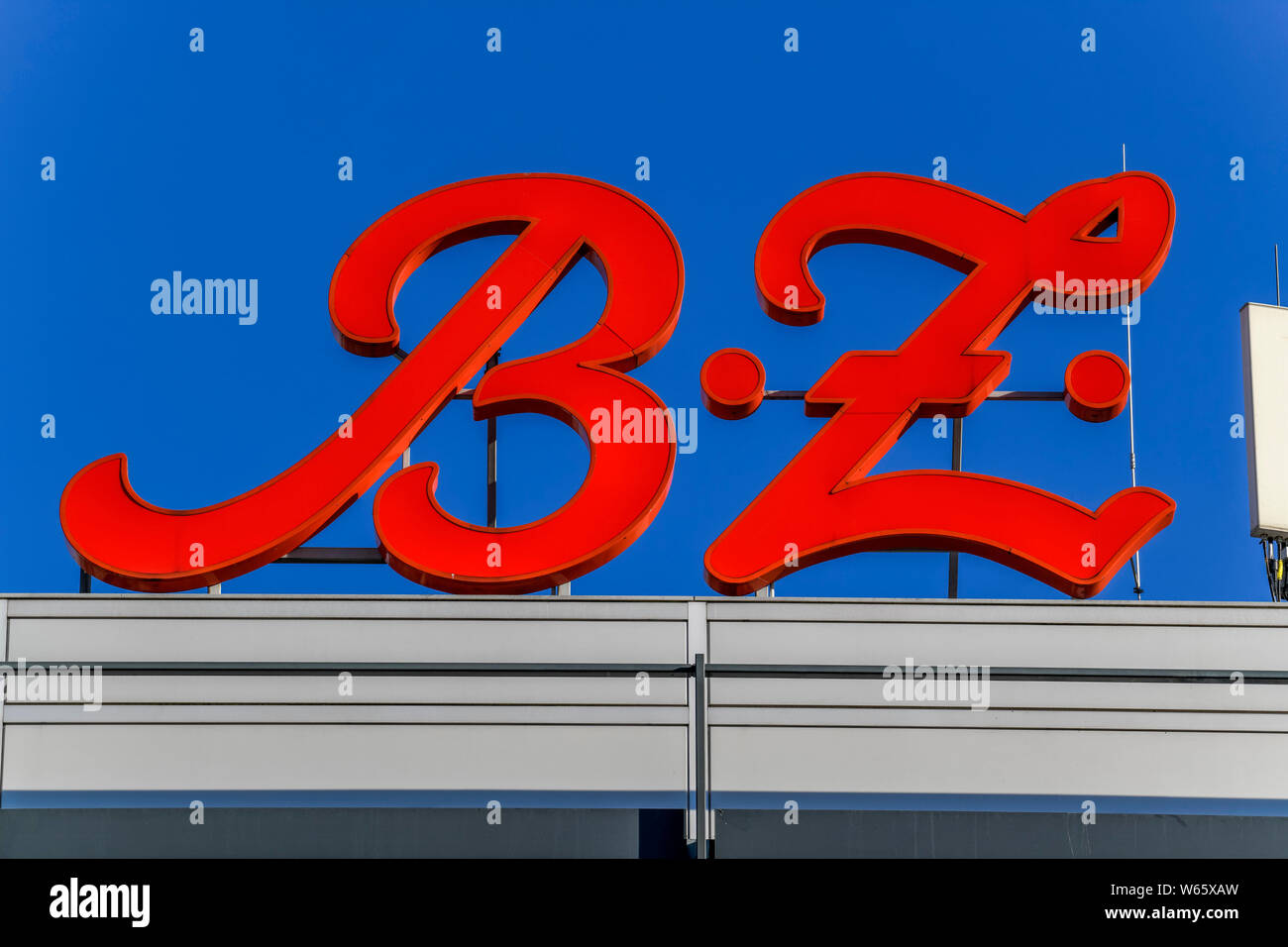 BZ, Logo, Werbung, Europacenter, Breitscheidplatz, Charlottenburg, Berlin, Deutschland Stockfoto