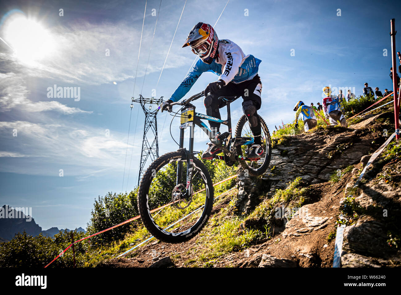 AUGUST 22, 2014 - Meribel, Frankreich. Loic Bruni Racing an der UCI Mountainbike Downhill World Cup Stockfoto