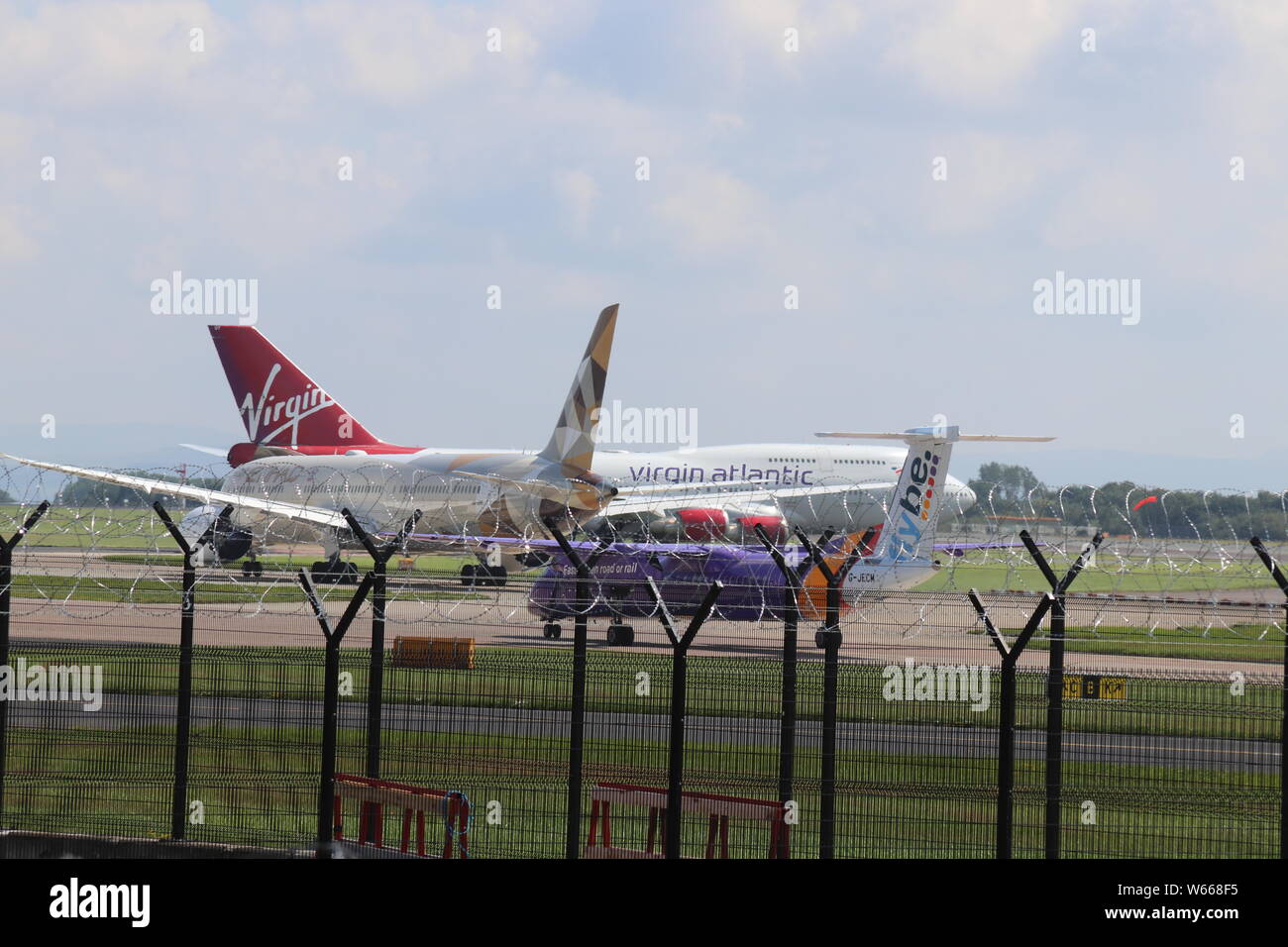 A Guernsey Aurigny ATR 72 - 600 Landung am Flughafen Manchester Credit : Mike Clarke / Alamy Stock Photos Stockfoto