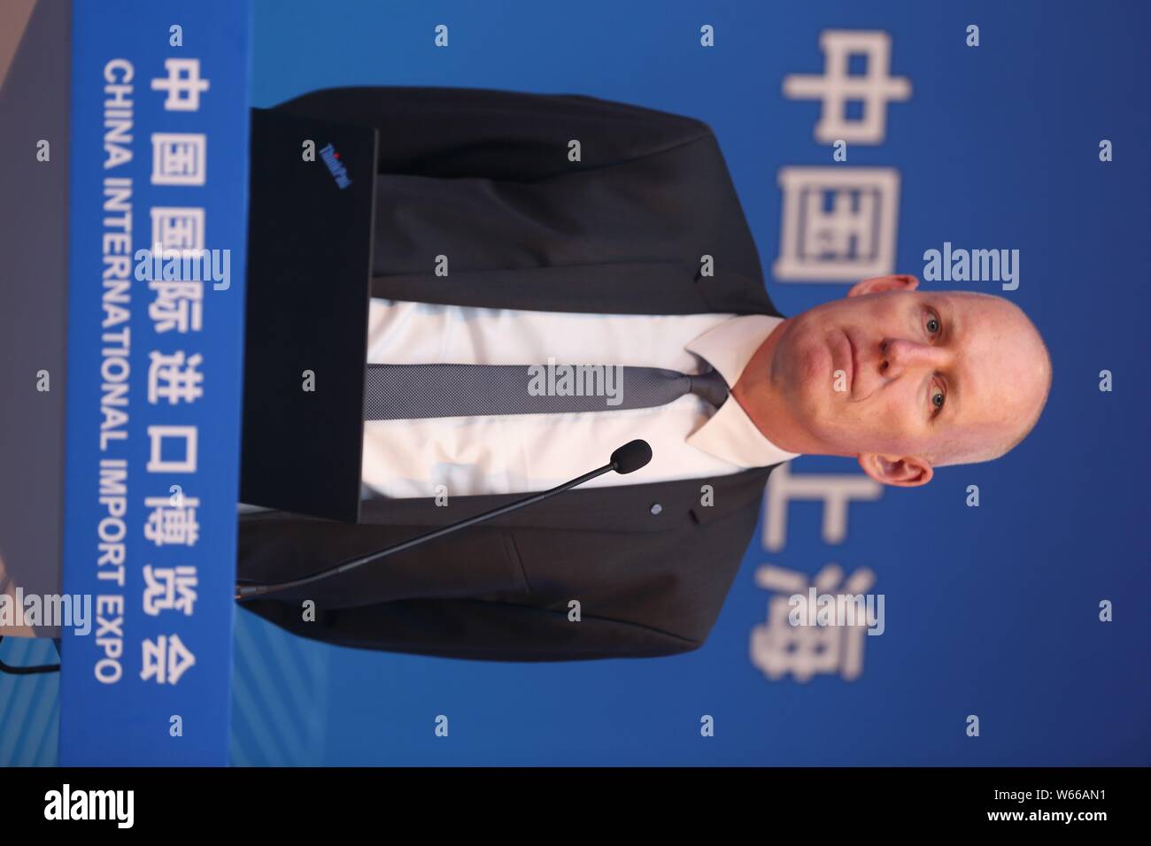 Andreas Weller, Präsident der Region Asien Pazifik der ZF Friedrichshafen AG, besucht eine fördernde Treffen vor der China International 2018 importieren Stockfoto