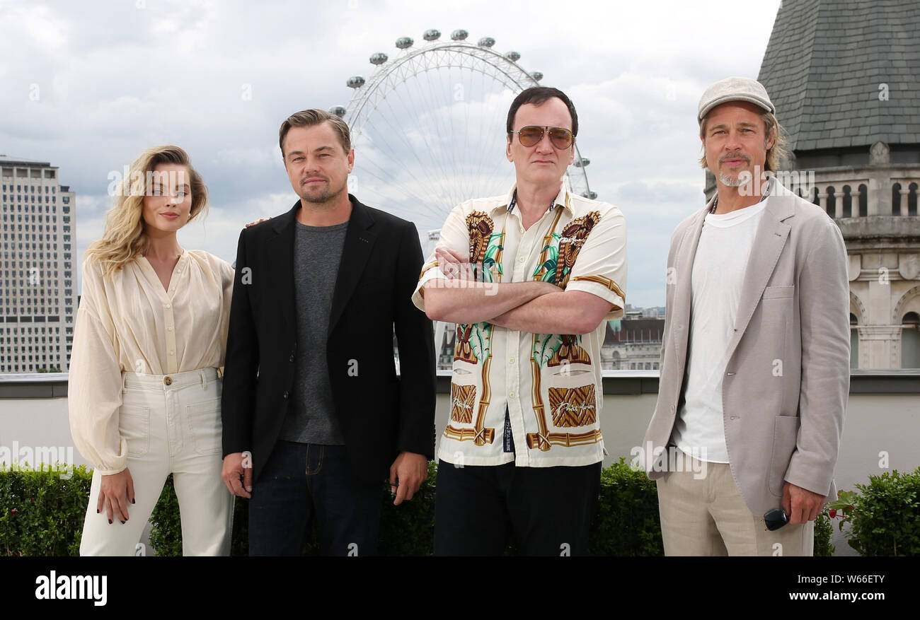 Margot Robbie, Leonardo DiCaprio, Quentin Tarantino und Brad Pitt an einem Fotoshooting für Einmal ... In Hollywood, im Corinthia Hotel, London statt. Stockfoto