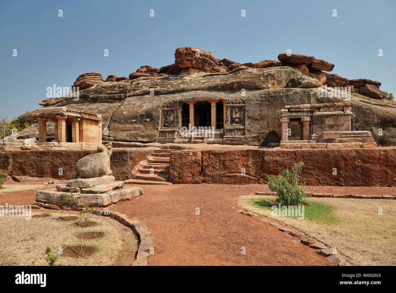 Außerhalb von Ravana Phadi Höhlentempeln, Aihole, Karnataka, Indien Stockfoto