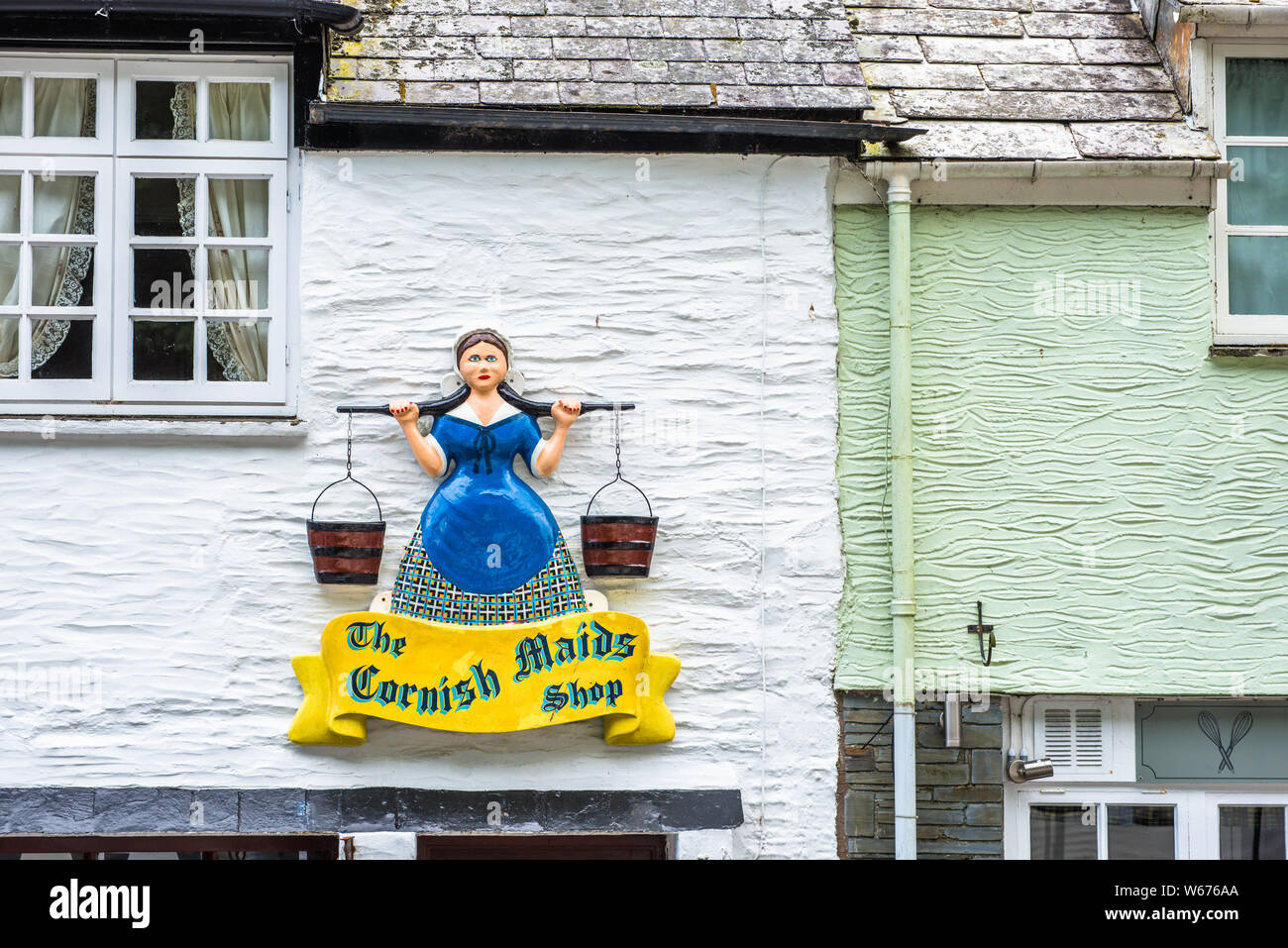 Die kornische Zimmermädchen Shop in der charaktervollen Dorf Polperro in Cornwall, England, Vereinigtes Königreich Stockfoto