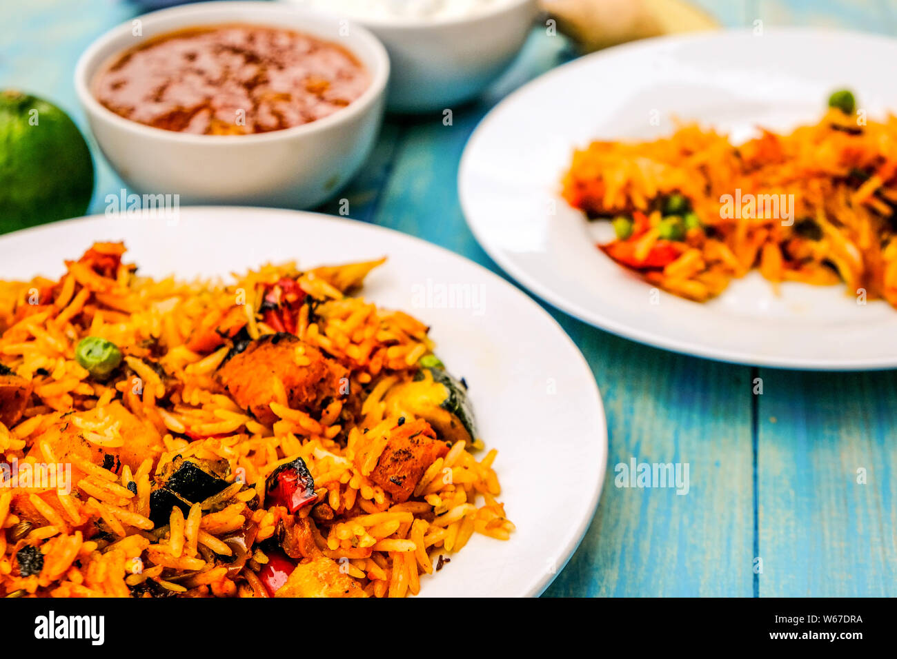 Vegetarisches Gemüse Biryani indische Curry mit Mango Chutney und Basmatireis Stockfoto