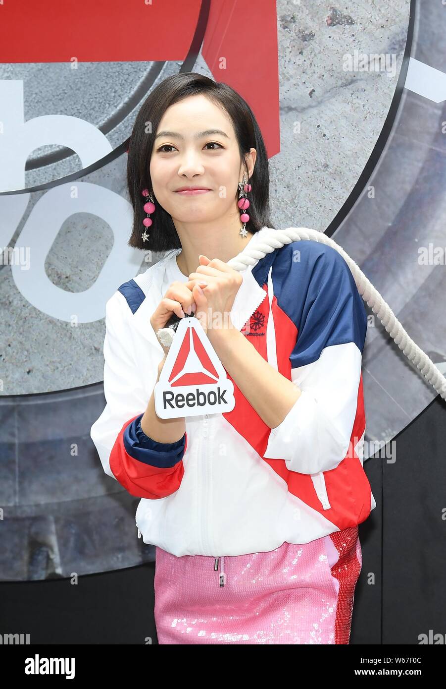 Chinesische Sängerin und Schauspielerin Victoria Song oder Song Qian besucht eine Werbeveranstaltung für "Reebok" in Shanghai, China, 8. Juli 2018. Stockfoto