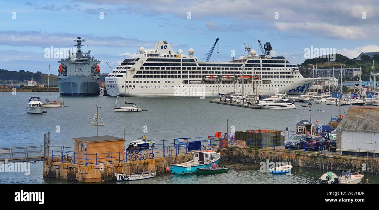 Pacific Princess, Princess Cruises, segelte in Falmouth kurz nach 8.30 Uhr, Docking an der Grafschaft Wharf, in Cornwall, Großbritannien. Stockfoto