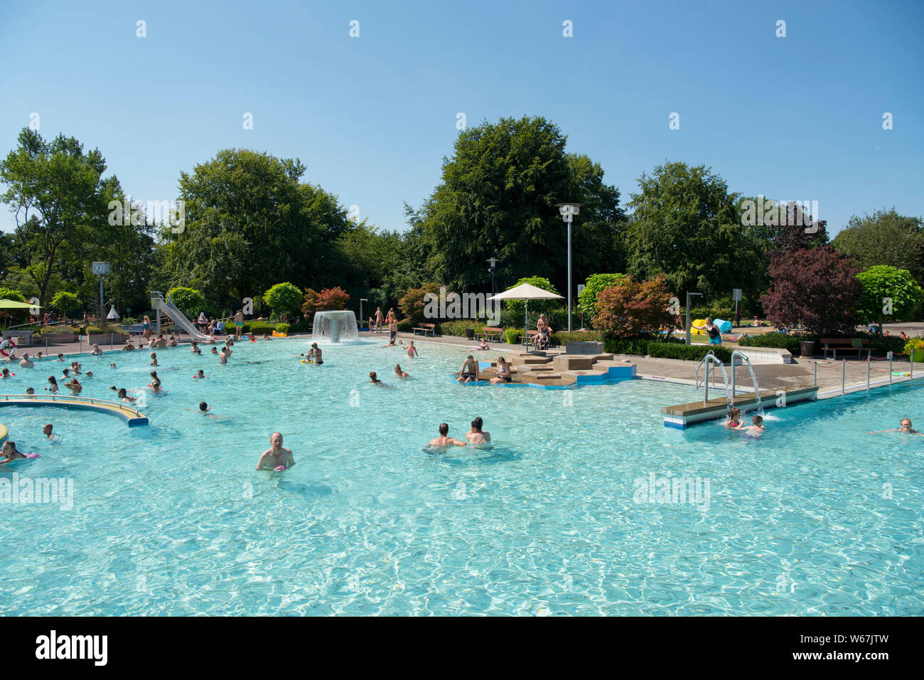 Deutschland, Nordrhein-Westfalen, Kreis Gütersloh, Verl, Freibad Stockfoto